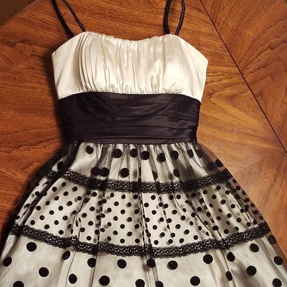 Sold.  Gorgeous Party Dress